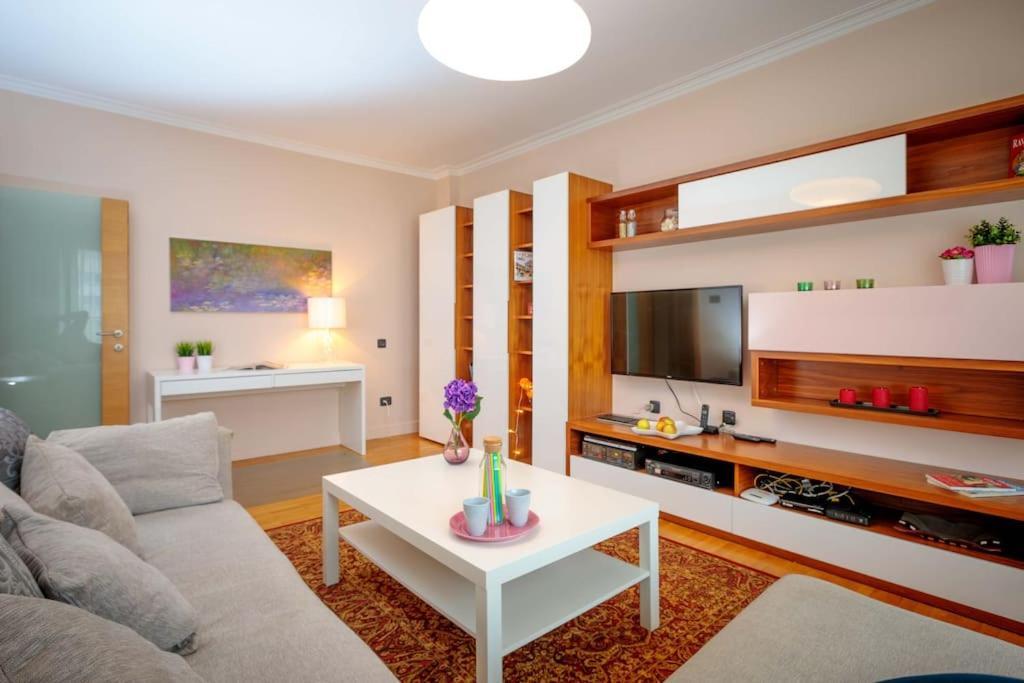 Green Apartment - Top Location, Near City Center! Софія Екстер'єр фото