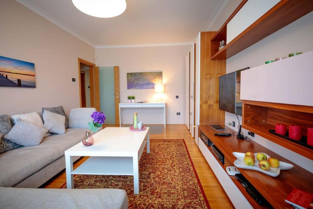 Green Apartment - Top Location, Near City Center! Софія Екстер'єр фото
